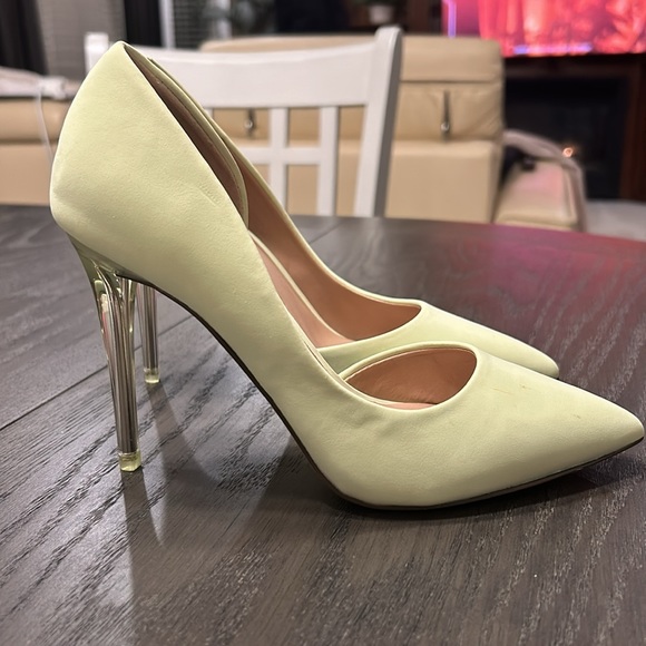 Size 6 Suede Spring Heel - Picture 2 of 3